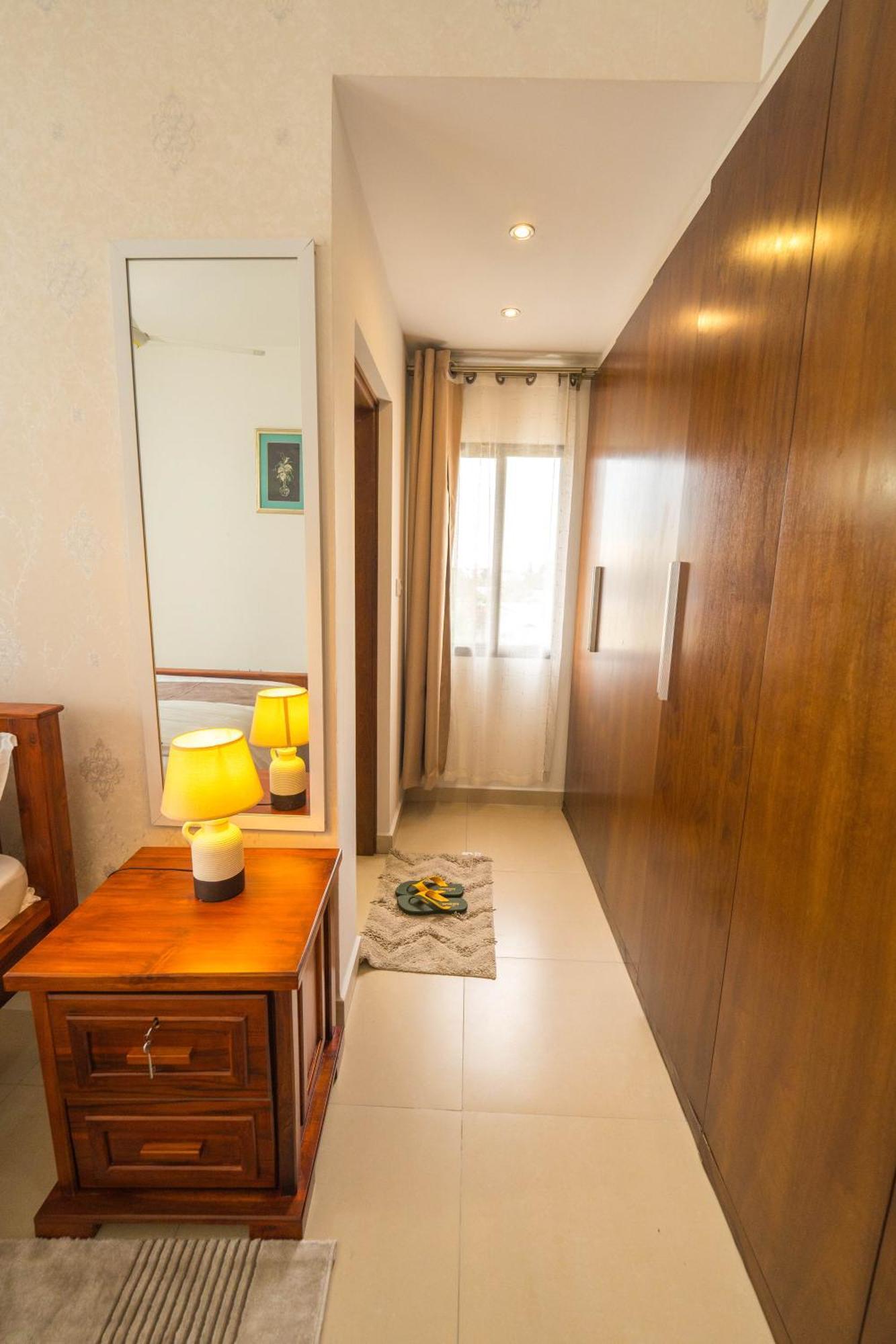 Flo'S Eco Residence Dar es Salaam Bagian luar foto