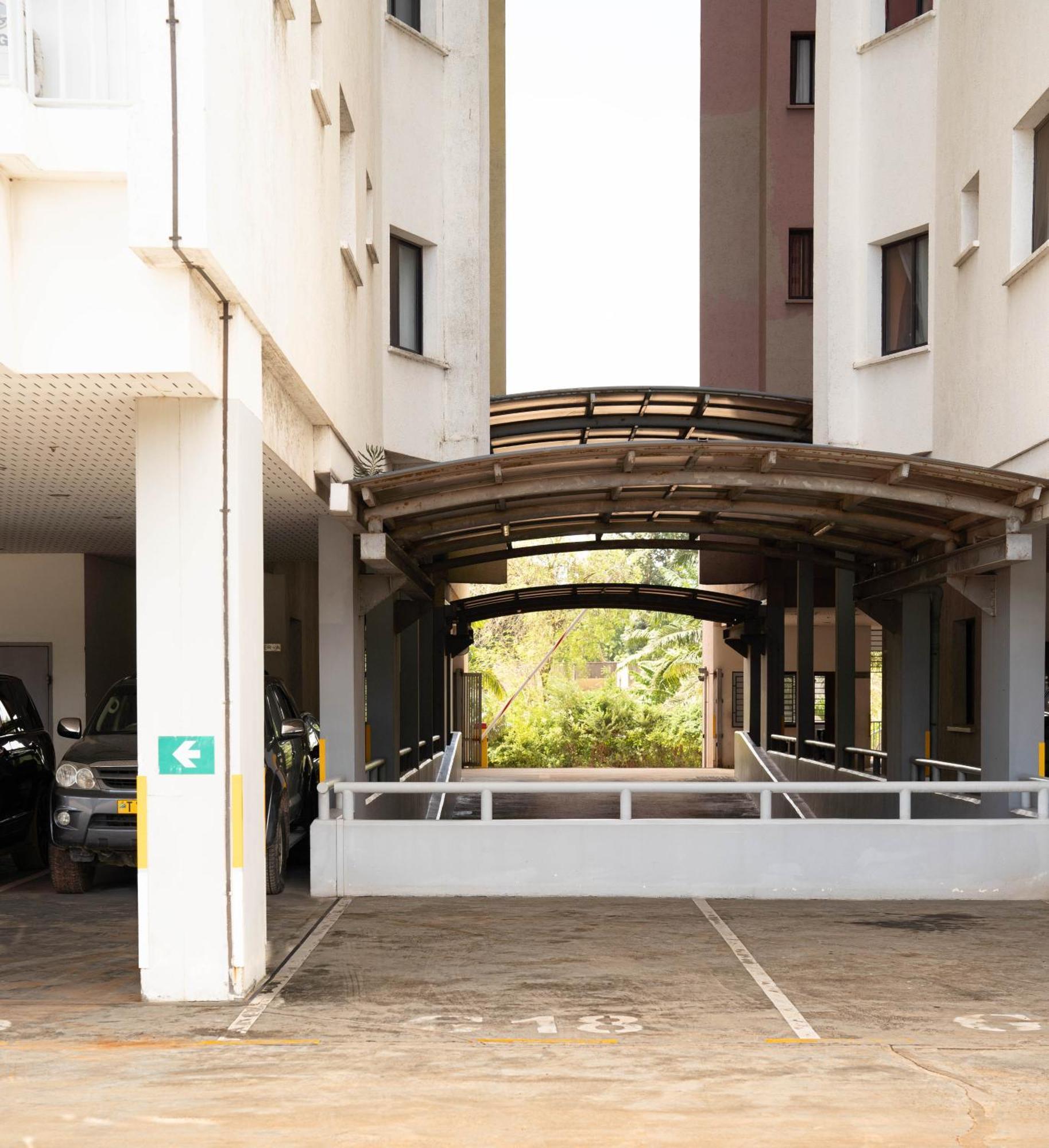 Flo'S Eco Residence Dar es Salaam Bagian luar foto